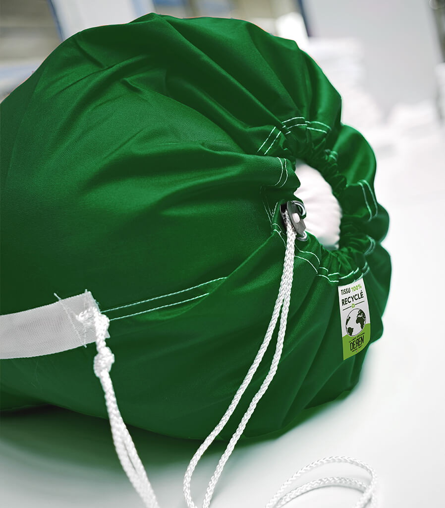 Le sac à linge en tissu 100% polyester recyclé